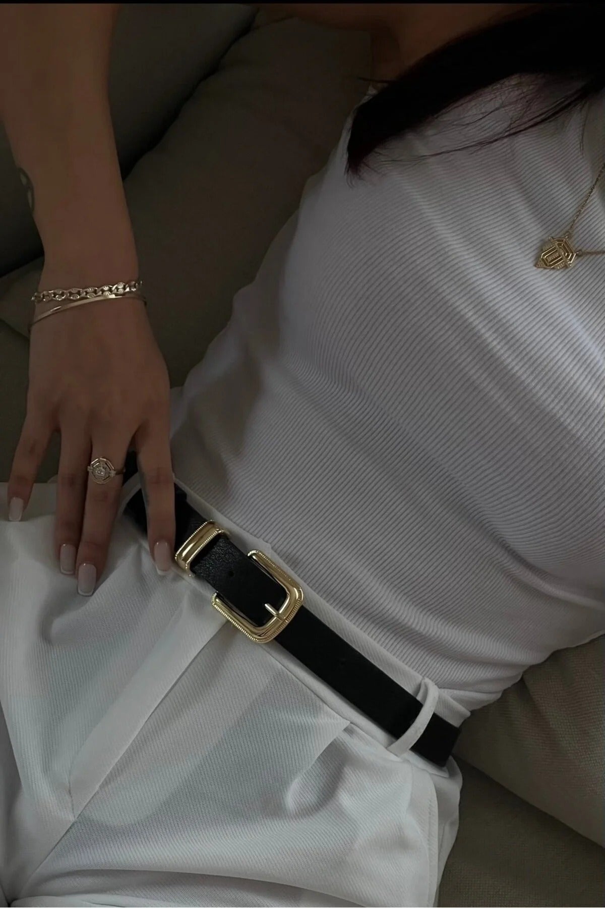 Gold Tokalı Siyah Kadın Kemer – Zamansız Şıklık